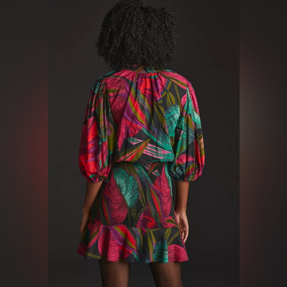 FARM Rio Smocked Puff-Sleeve Dress in midnight leaves - Picture 2 of 5